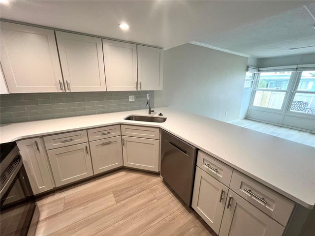 661 POINSETTIA AVENUE 109, Clearwater Beach, FL 33767