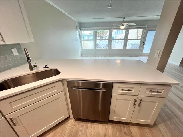 661 POINSETTIA AVENUE 109, Clearwater Beach, FL 33767