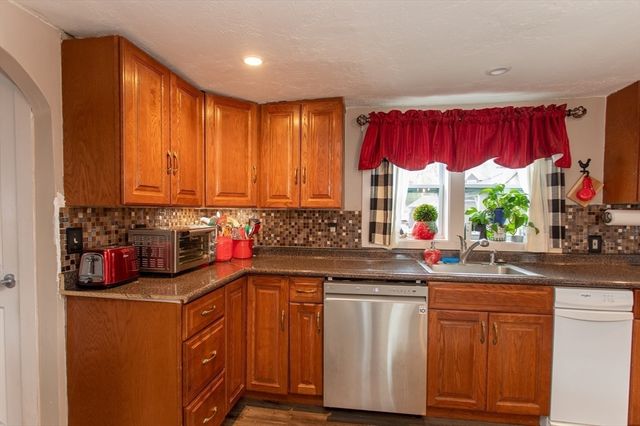 774 Middle St, Weymouth, MA 02188