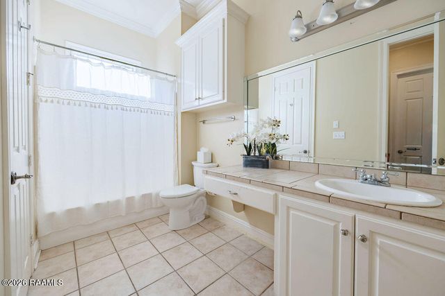 209 Belle Maison Drive, Lafayette, LA 70506