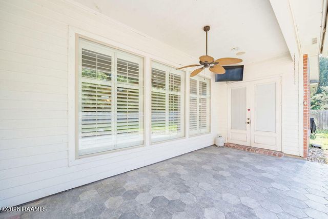 209 Belle Maison Drive, Lafayette, LA 70506
