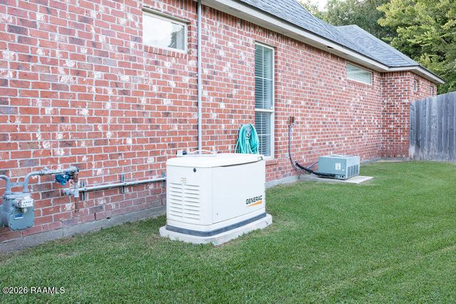 209 Belle Maison Drive, Lafayette, LA 70506