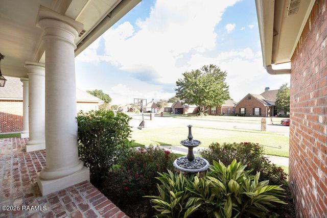 209 Belle Maison Drive, Lafayette, LA 70506
