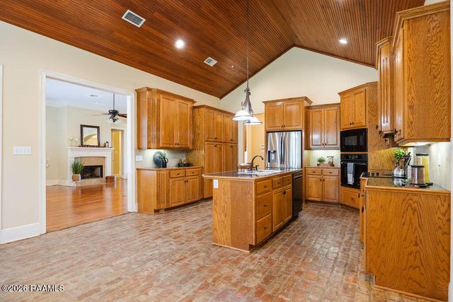 209 Belle Maison Drive, Lafayette, LA 70506