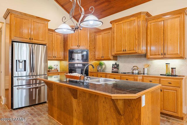 209 Belle Maison Drive, Lafayette, LA 70506