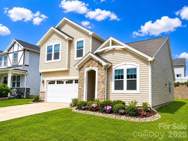6629 Meridale Forest Drive, Charlotte, NC 28269