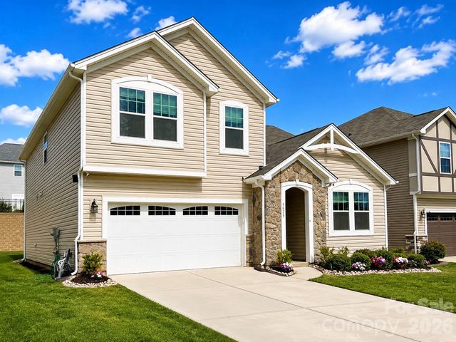 6629 Meridale Forest Drive, Charlotte, NC 28269