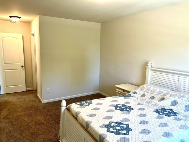 6629 Meridale Forest Drive, Charlotte, NC 28269