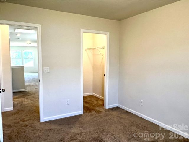 6629 Meridale Forest Drive, Charlotte, NC 28269