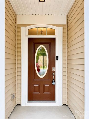 6629 Meridale Forest Drive, Charlotte, NC 28269