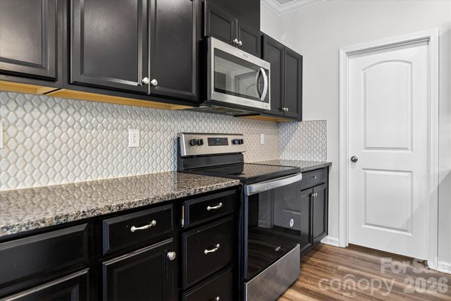 6629 Meridale Forest Drive, Charlotte, NC 28269