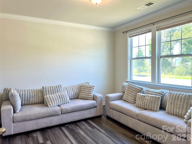 6629 Meridale Forest Drive, Charlotte, NC 28269