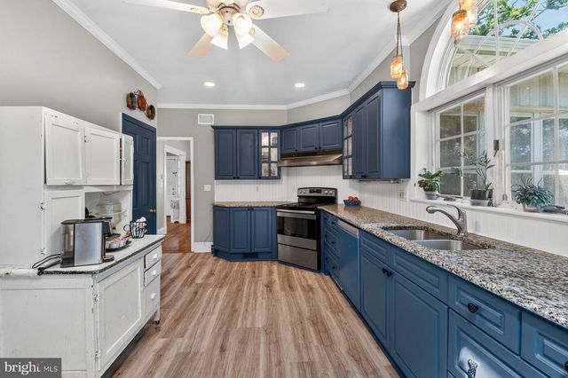 121 FOREST AVE, Catonsville, MD 21228