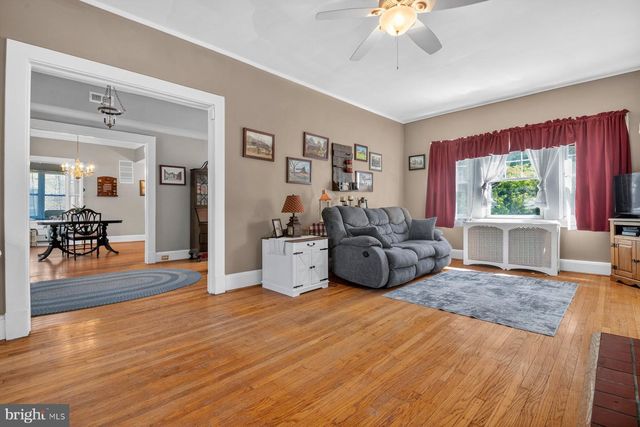 121 FOREST AVE, Catonsville, MD 21228