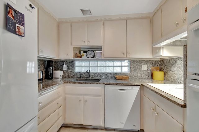 2711 S Ocean Boulevard 0020, Highland Beach, FL 33487