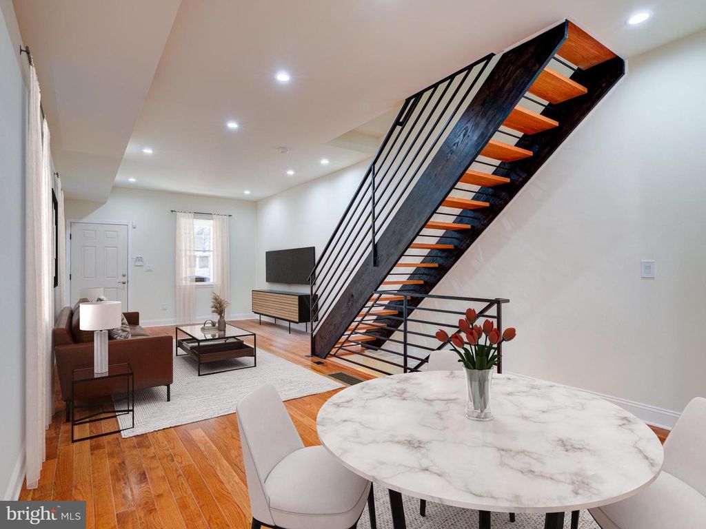 2127 E FIRTH ST, PHILADELPHIA, PA 19125 — photo 2