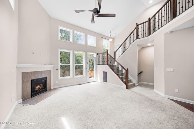 12528 Deer Lake Ln, Louisville, KY 40299