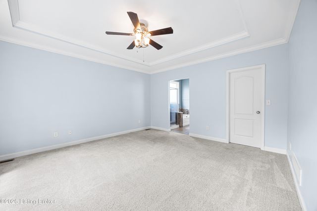 12528 Deer Lake Ln, Louisville, KY 40299