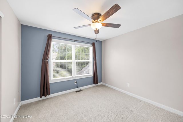 12528 Deer Lake Ln, Louisville, KY 40299