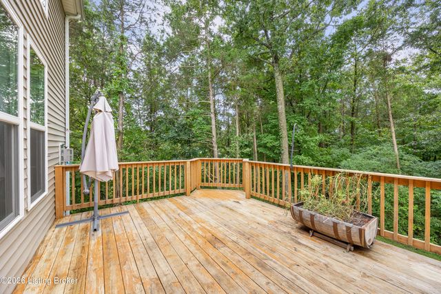 12528 Deer Lake Ln, Louisville, KY 40299