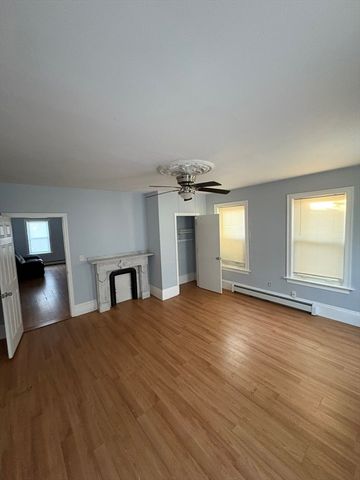 65 School St, Gardner, MA 01436