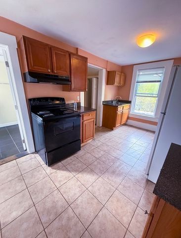 65 School St, Gardner, MA 01436