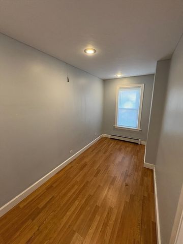 65 School St, Gardner, MA 01436