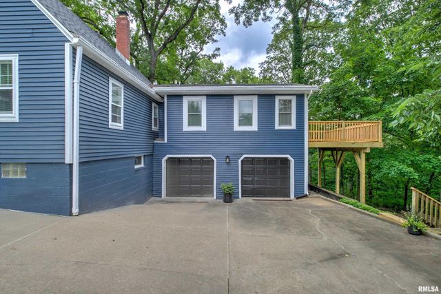 520 FONDULAC Drive, East Peoria, IL 61611