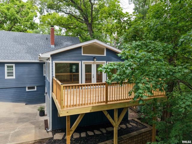 520 FONDULAC Drive, East Peoria, IL 61611