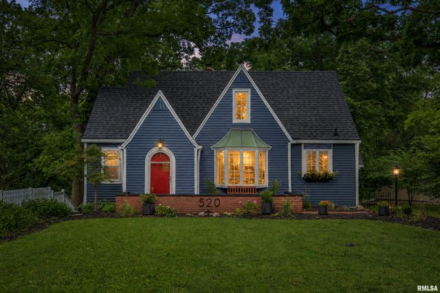 520 FONDULAC Drive, East Peoria, IL 61611