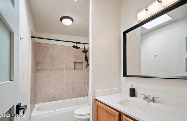 6832 N Autumn Place, Tucson, AZ 85741