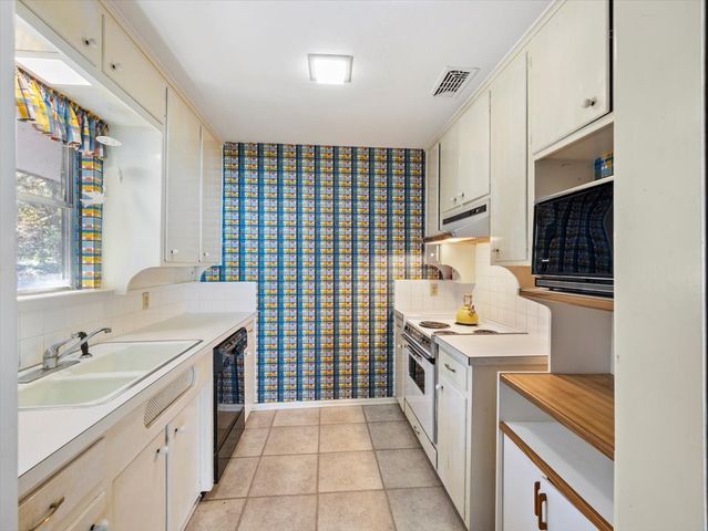 13030 MILLER Road, Azle, TX 76020