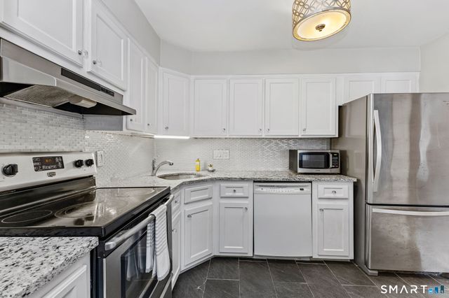 22 Radio Place 8, Stamford, CT 06906