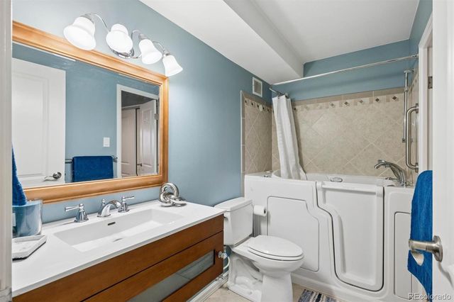 690 S Alton Way 6C, Denver, CO 80247