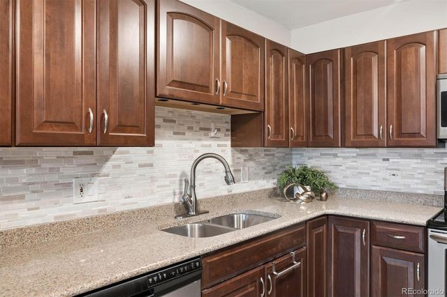 690 S Alton Way 6C, Denver, CO 80247