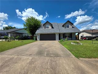 2705 W Sunset Drive, Rogers, AR 72756