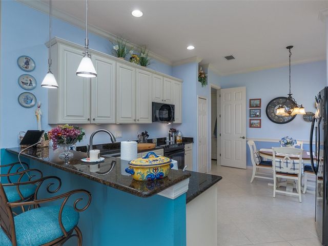 6725 41ST STREET CIRCLE E, Sarasota, FL 34243