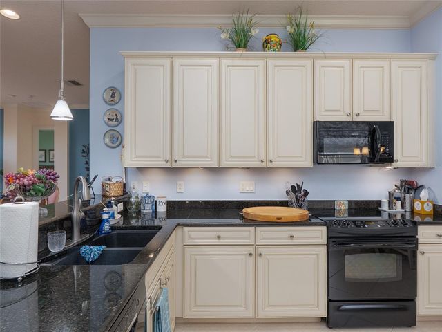 6725 41ST STREET CIRCLE E, Sarasota, FL 34243