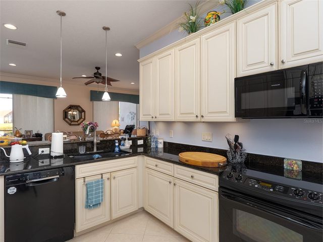 6725 41ST STREET CIRCLE E, Sarasota, FL 34243