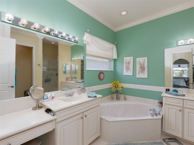 6725 41ST STREET CIRCLE E, Sarasota, FL 34243