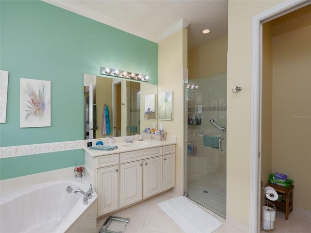 6725 41ST STREET CIRCLE E, Sarasota, FL 34243