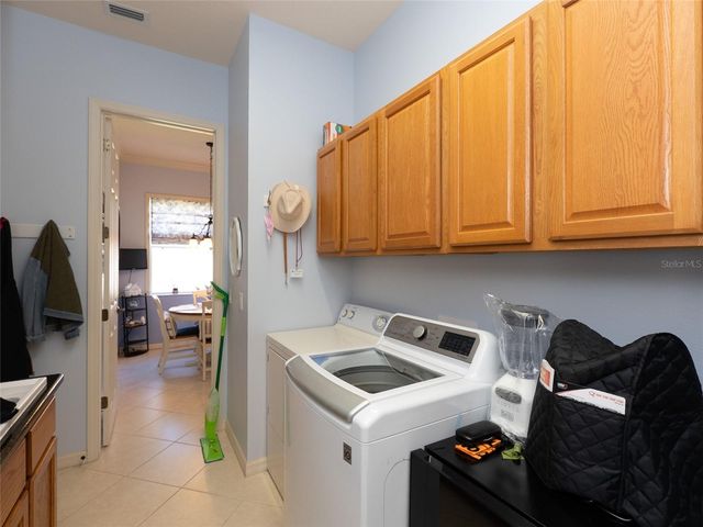6725 41ST STREET CIRCLE E, Sarasota, FL 34243