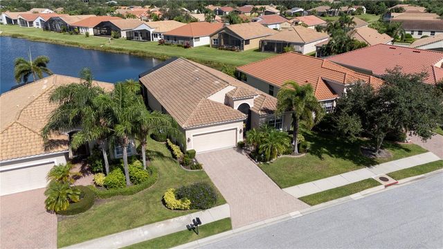 6725 41ST STREET CIRCLE E, Sarasota, FL 34243