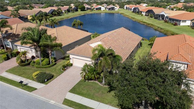 6725 41ST STREET CIRCLE E, Sarasota, FL 34243