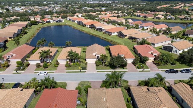 6725 41ST STREET CIRCLE E, Sarasota, FL 34243