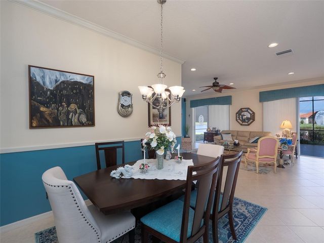 6725 41ST STREET CIRCLE E, Sarasota, FL 34243