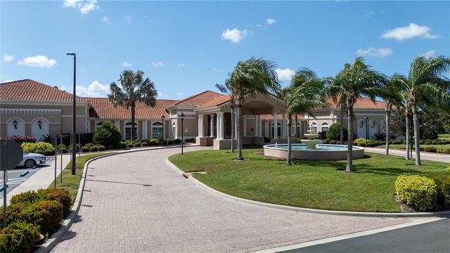 6725 41ST STREET CIRCLE E, Sarasota, FL 34243