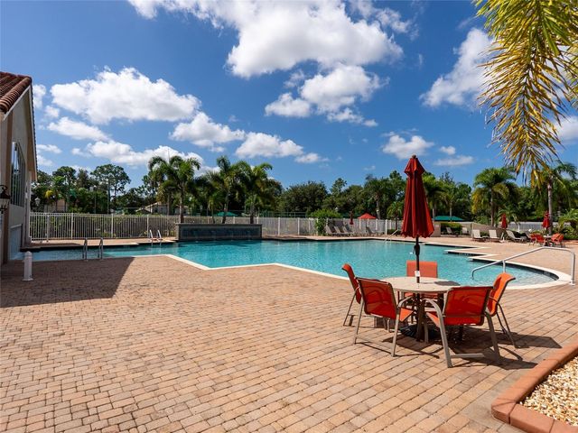 6725 41ST STREET CIRCLE E, Sarasota, FL 34243