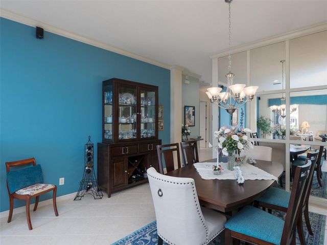 6725 41ST STREET CIRCLE E, Sarasota, FL 34243