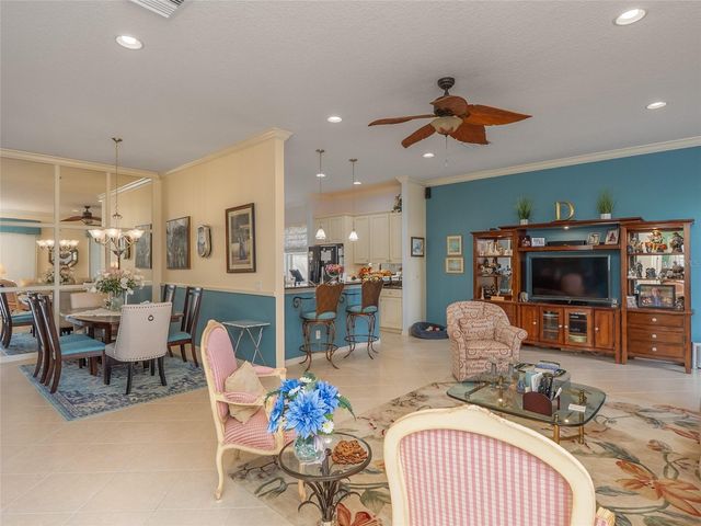 6725 41ST STREET CIRCLE E, Sarasota, FL 34243